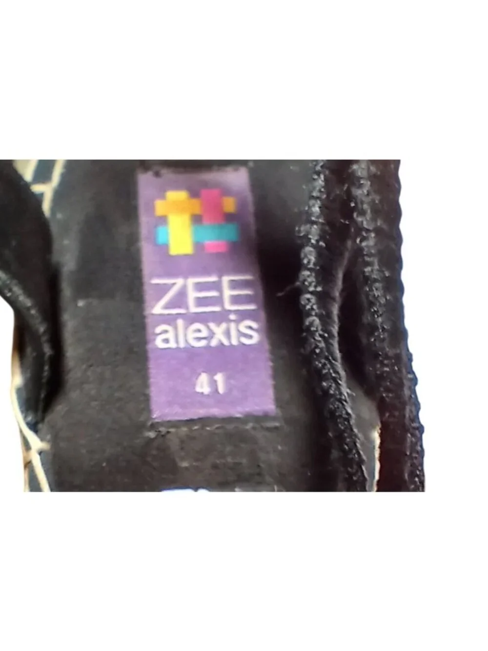 Zee Alexis zee alexis